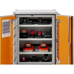 CEMO Akku-Lagerschrank Basic 8/20 - 400 Volt - 8 Lagerebenen - Mit Füßen - Ohne Stromlos-Schaltung - Ohne Fernalarmierung - Ohne Display