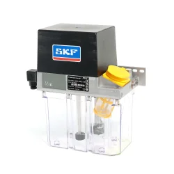 SKF Einleitungspumpe MKU2-KW3-22001+428 - für Öl - 230 Volt - 3 Liter - 0,2 l/min - mit Steuerung - mit Füllstandsschalter - mit Druckschalter - ohne Manometer - mit Kunststoffbehälter